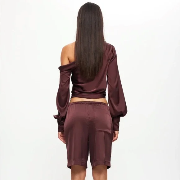 NWT LIONESS DAYDREAM OFF SHOULDER TOP IN GARNET - Picture 5 of 8